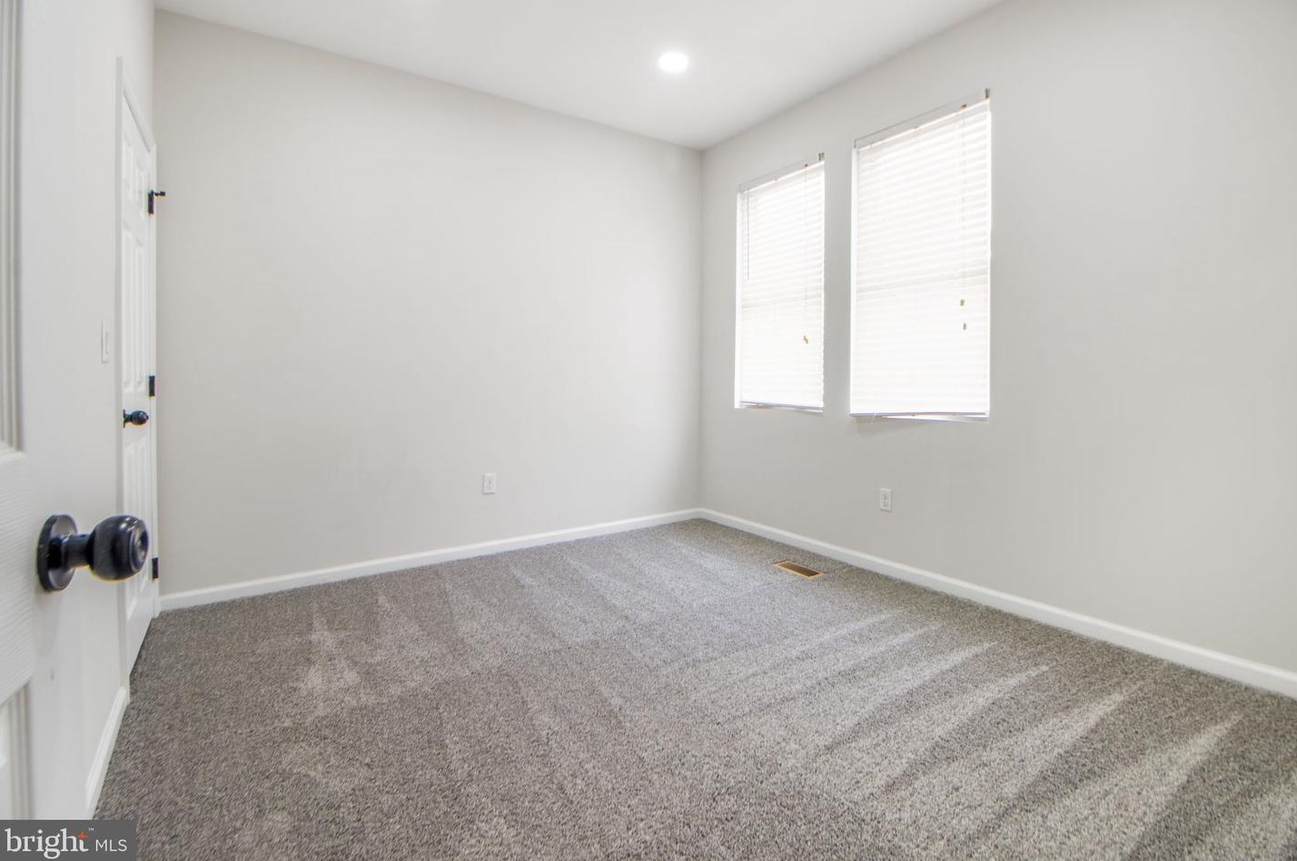 3904 Hayward Ave, Baltimore MD 21215-5038 exterior