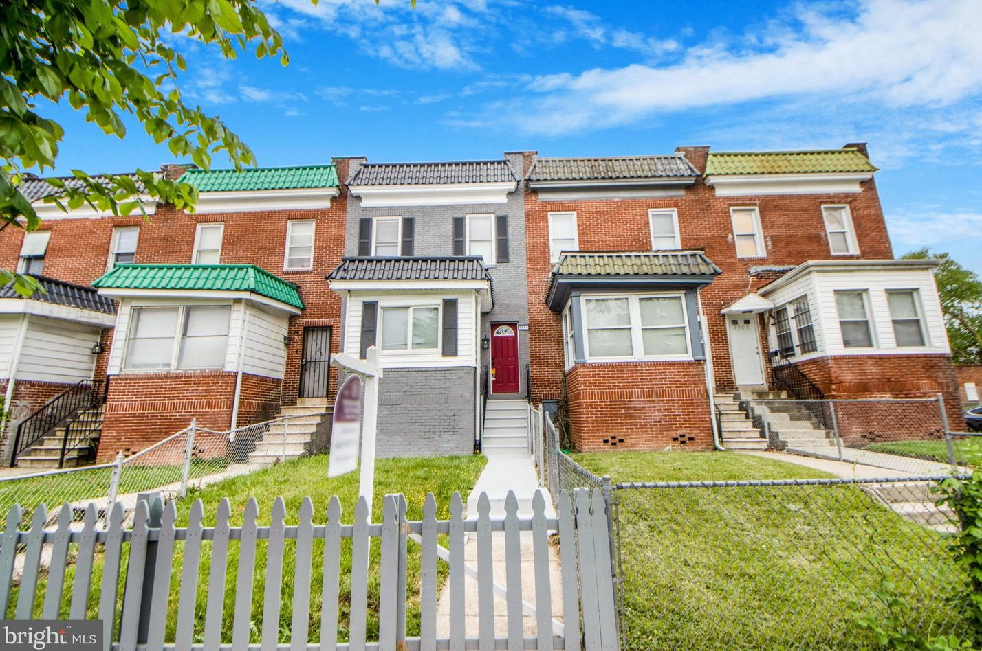 3904 Hayward Ave, Baltimore MD 21215-5038 exterior