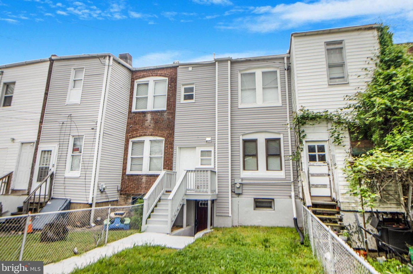 3904 Hayward Ave, Baltimore MD 21215-5038 exterior