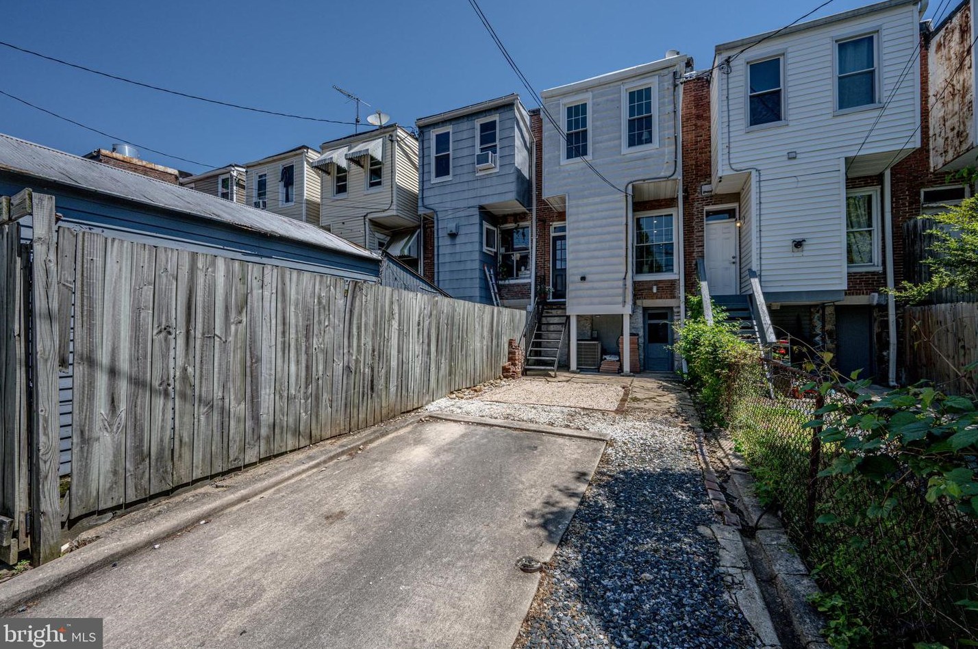 4022 Falls Rd, Baltimore MD  21211-1740 exterior