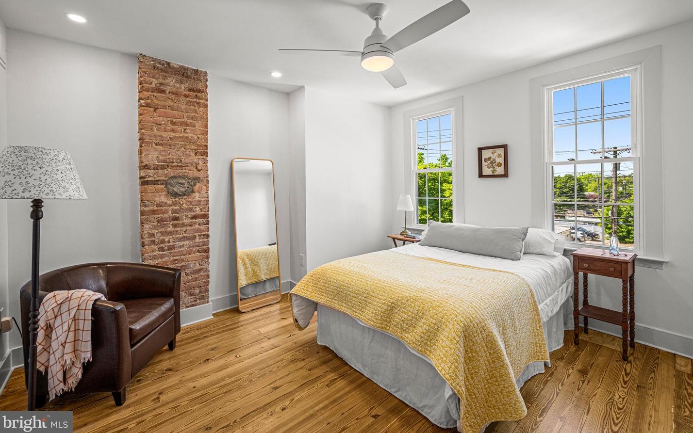 4022 Falls Rd, Baltimore MD  21211-1740 exterior