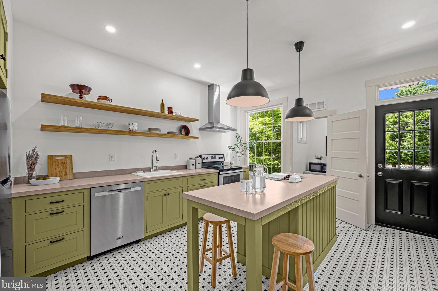 4022 Falls Rd, Baltimore MD  21211-1740 exterior