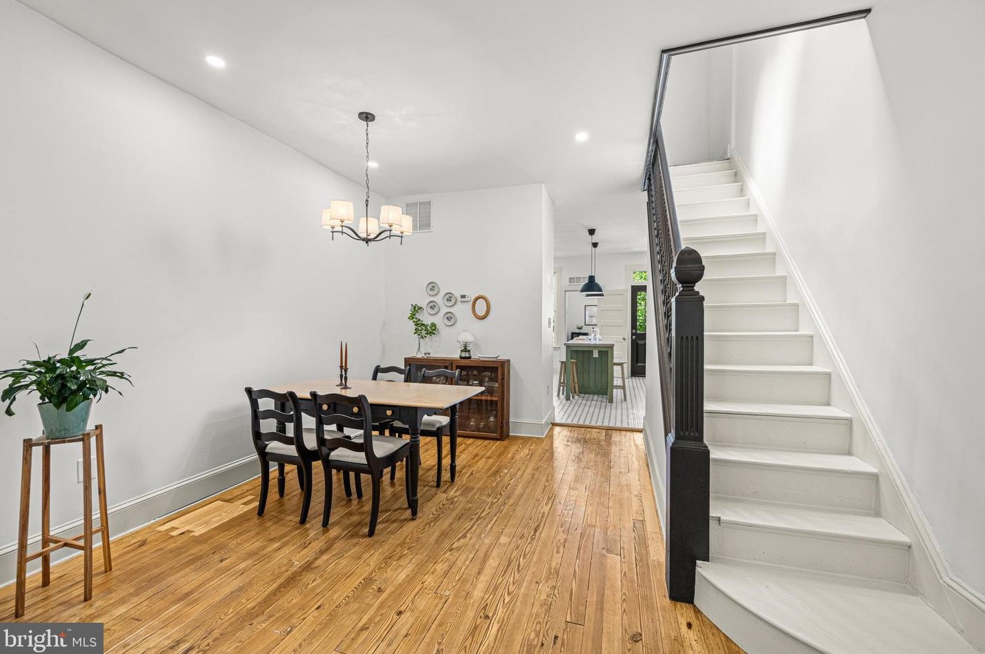 4022 Falls Rd, Baltimore MD  21211-1740 exterior