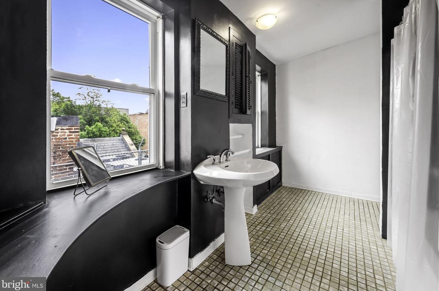 1405 Hollins St, Baltimore MD  21223-2417 exterior