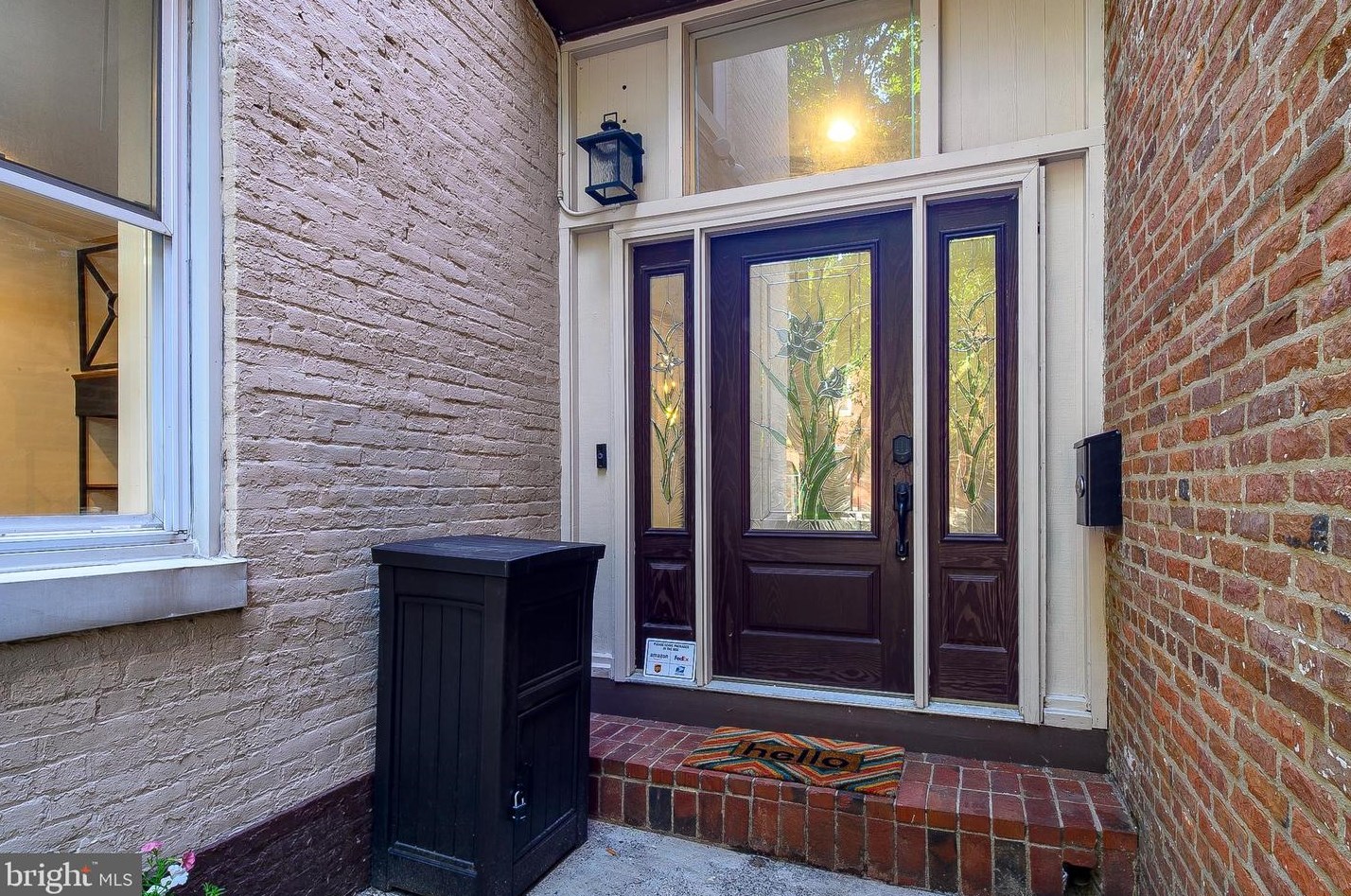 808 Hollins St, Baltimore MD  21201-1004 exterior