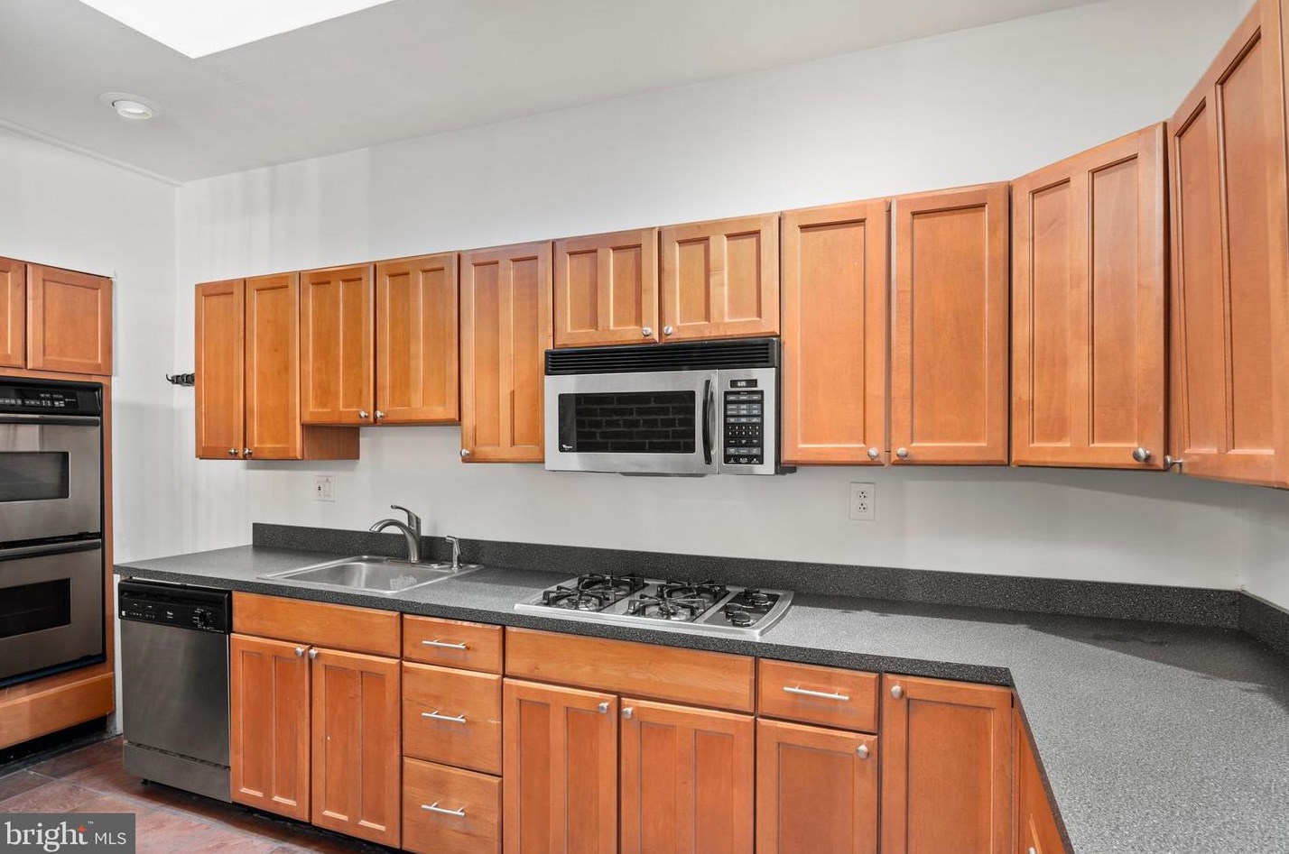 808 Hollins St, Baltimore MD  21201-1004 exterior