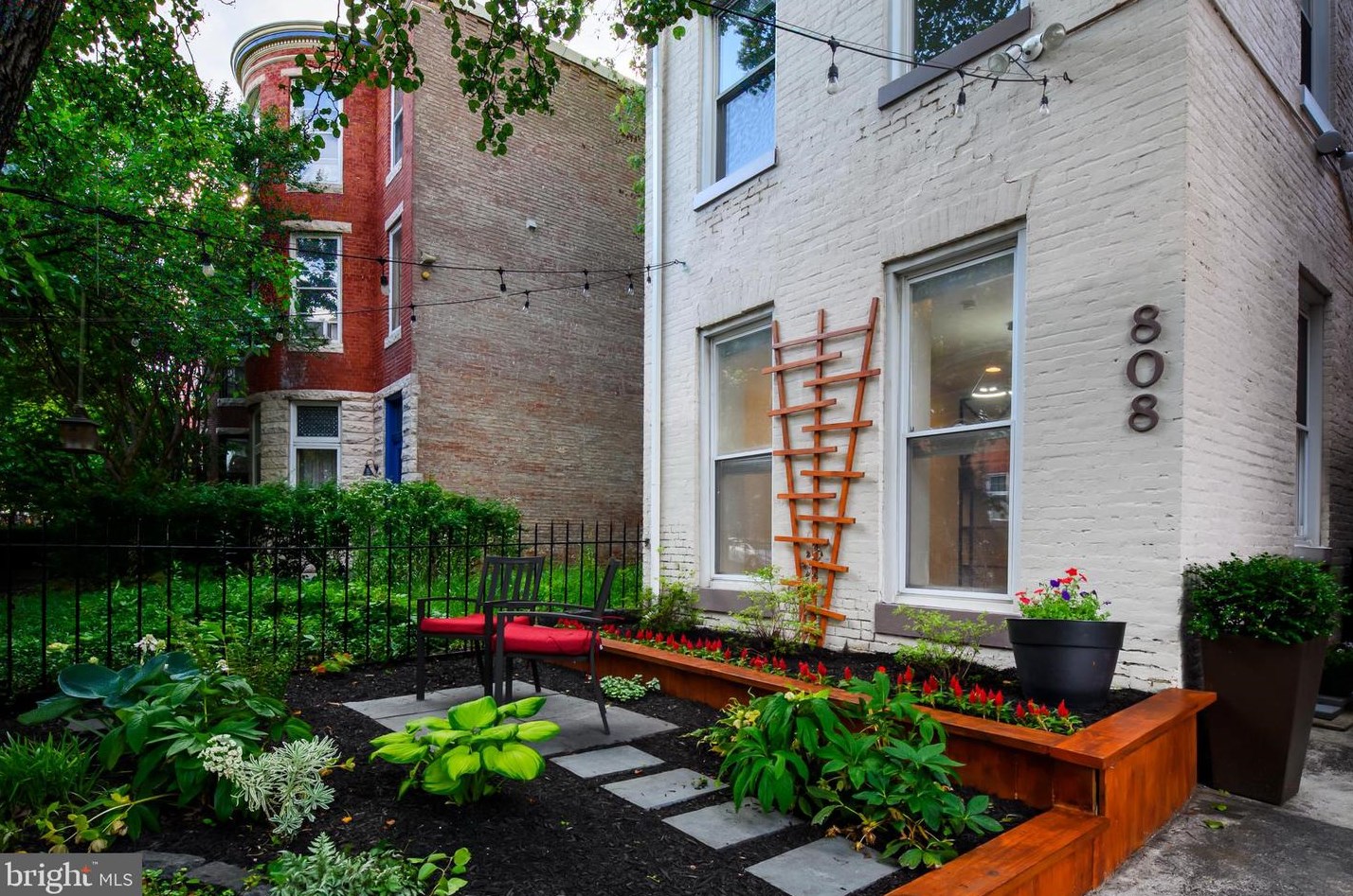808 Hollins St, Baltimore MD  21201-1004 exterior