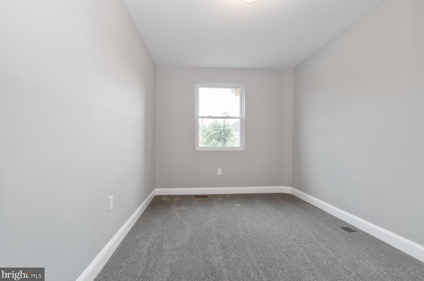 1624 Roundhill Rd, Baltimore MD  21218-2213 exterior