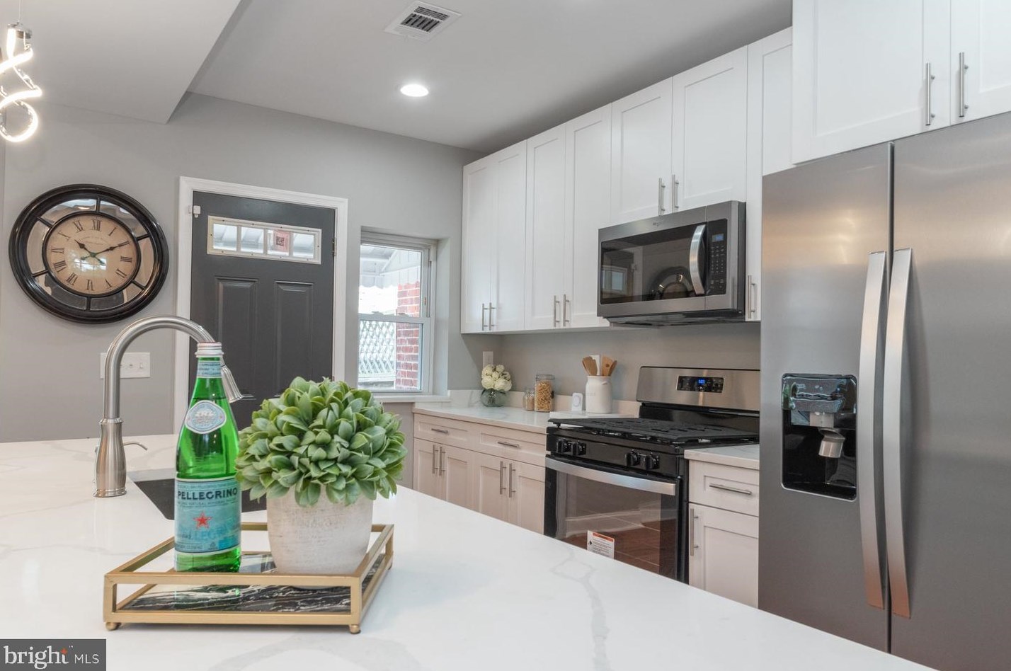 1624 Roundhill Rd, Baltimore MD  21218-2213 exterior