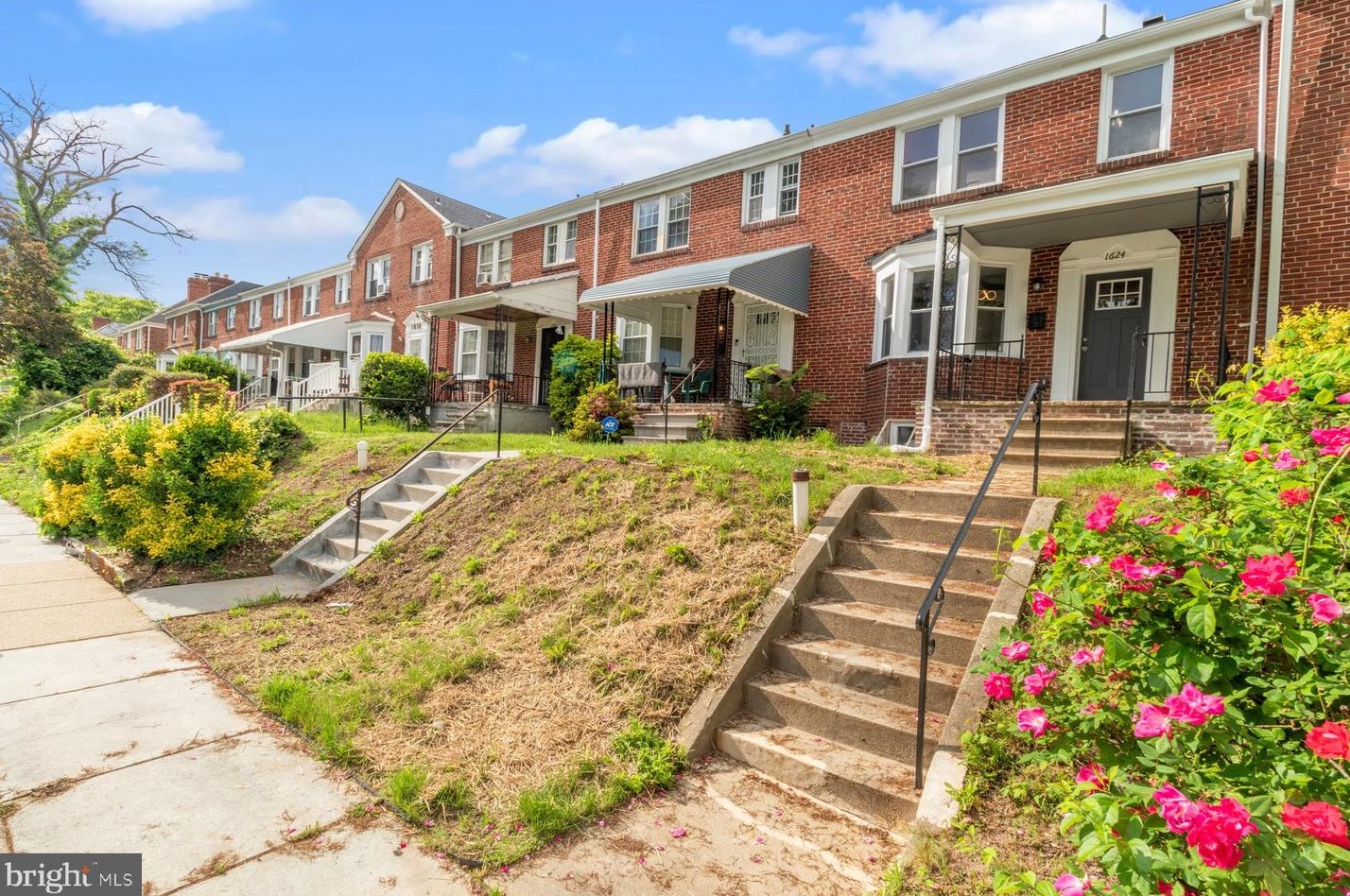 1624 Roundhill Rd, Baltimore MD  21218-2213 exterior