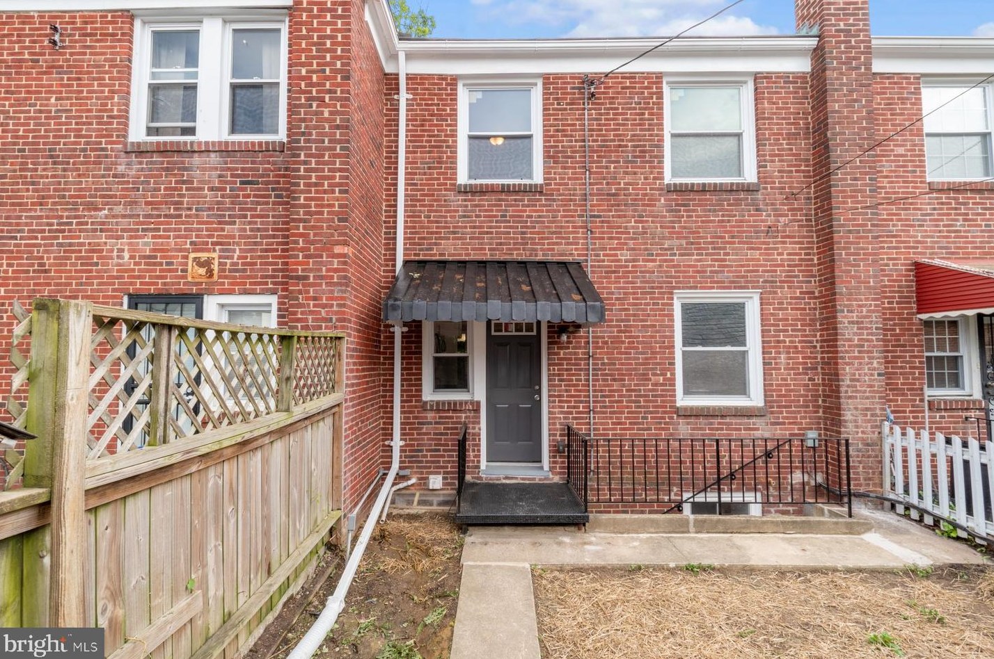 1624 Roundhill Rd, Baltimore MD  21218-2213 exterior