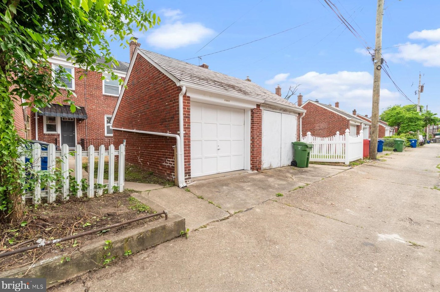 1624 Roundhill Rd, Baltimore MD  21218-2213 exterior