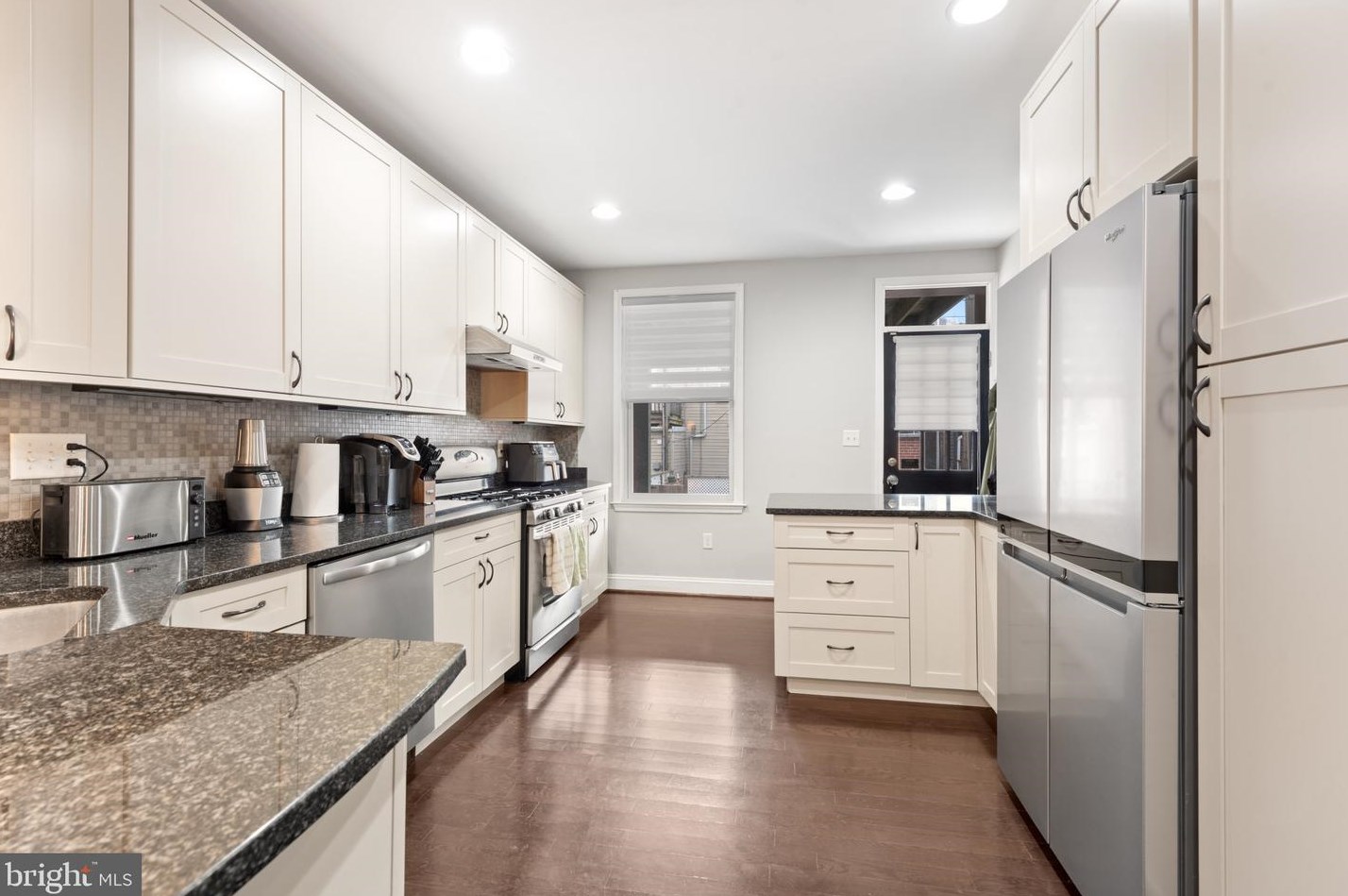 406 Robinson St, Baltimore MD 21224-4929 exterior