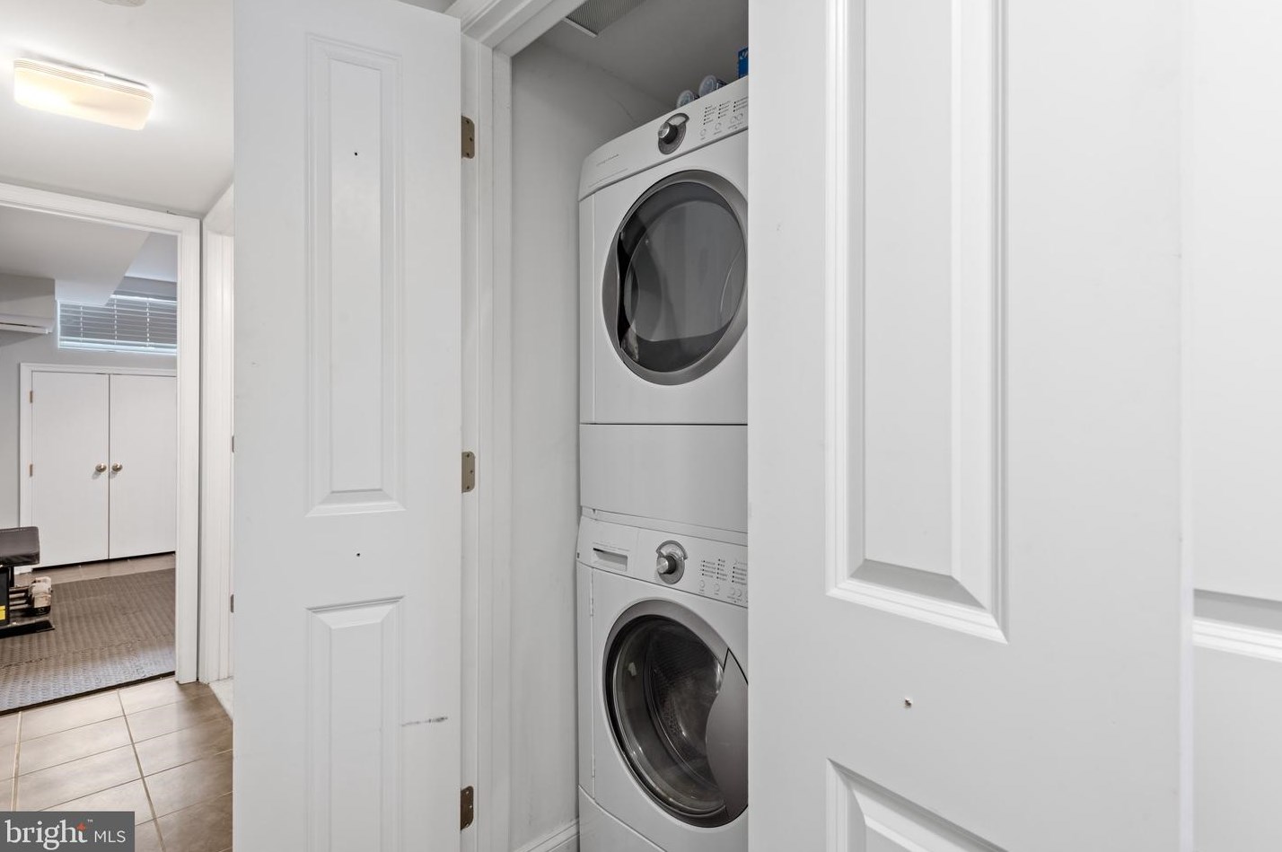 406 Robinson St, Baltimore MD 21224-4929 exterior