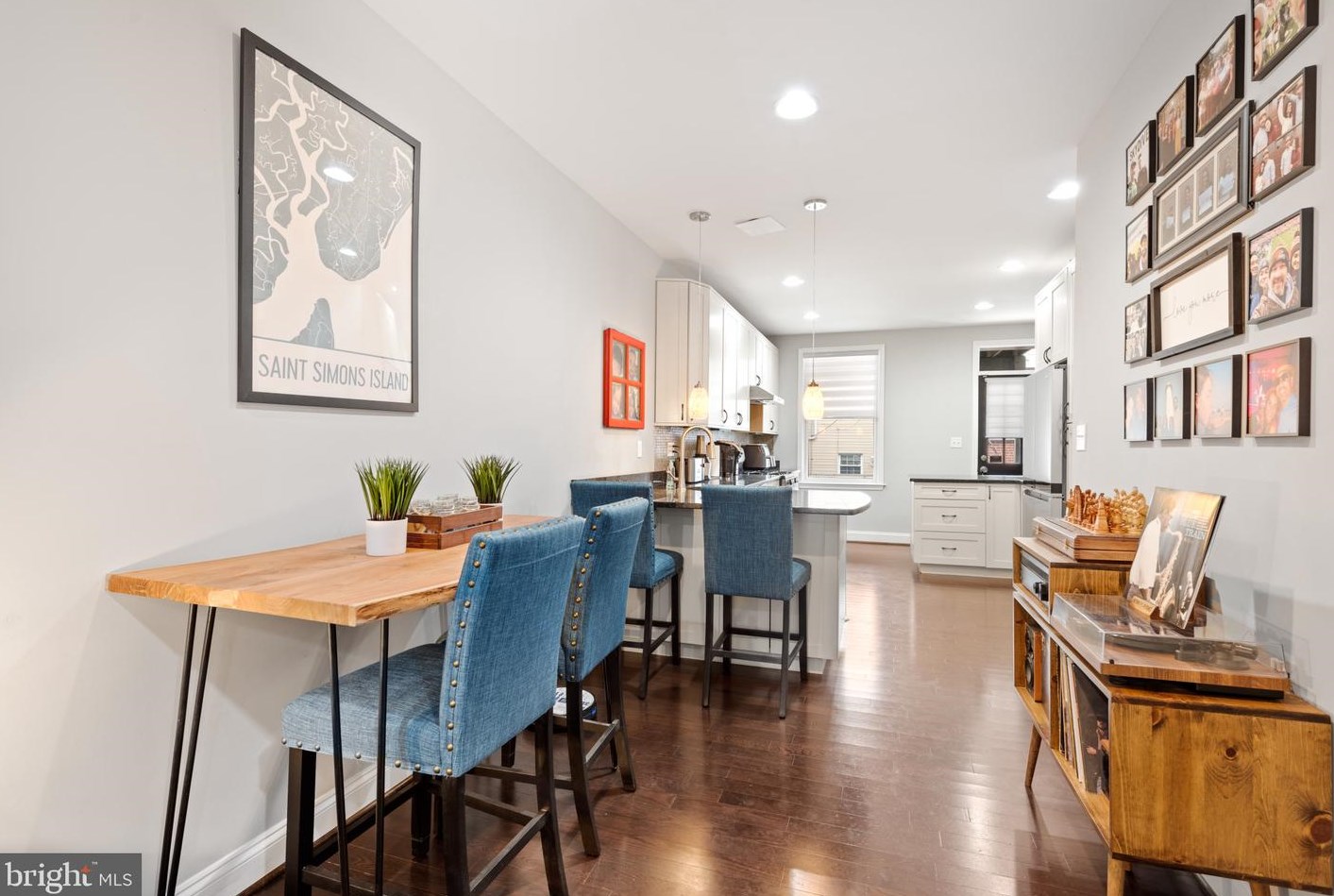 406 Robinson St, Baltimore MD 21224-4929 exterior