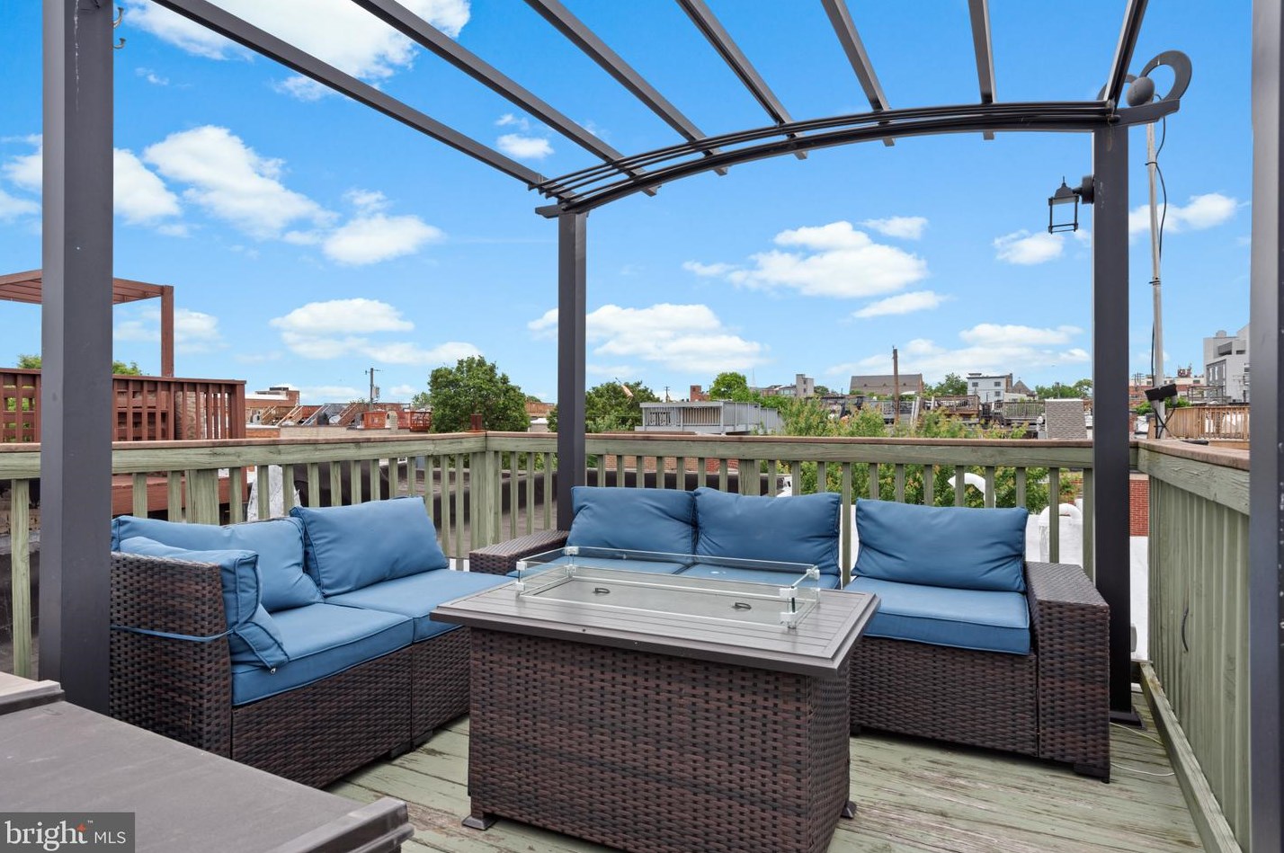 406 Robinson St, Baltimore MD 21224-4929 exterior