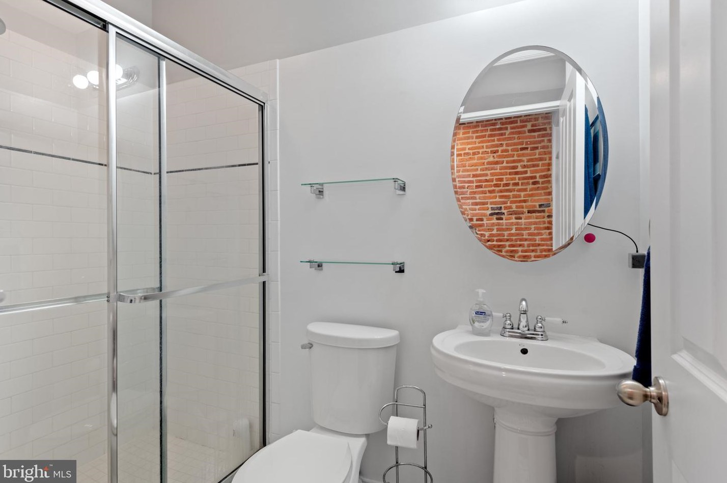 406 Robinson St, Baltimore MD 21224-4929 exterior