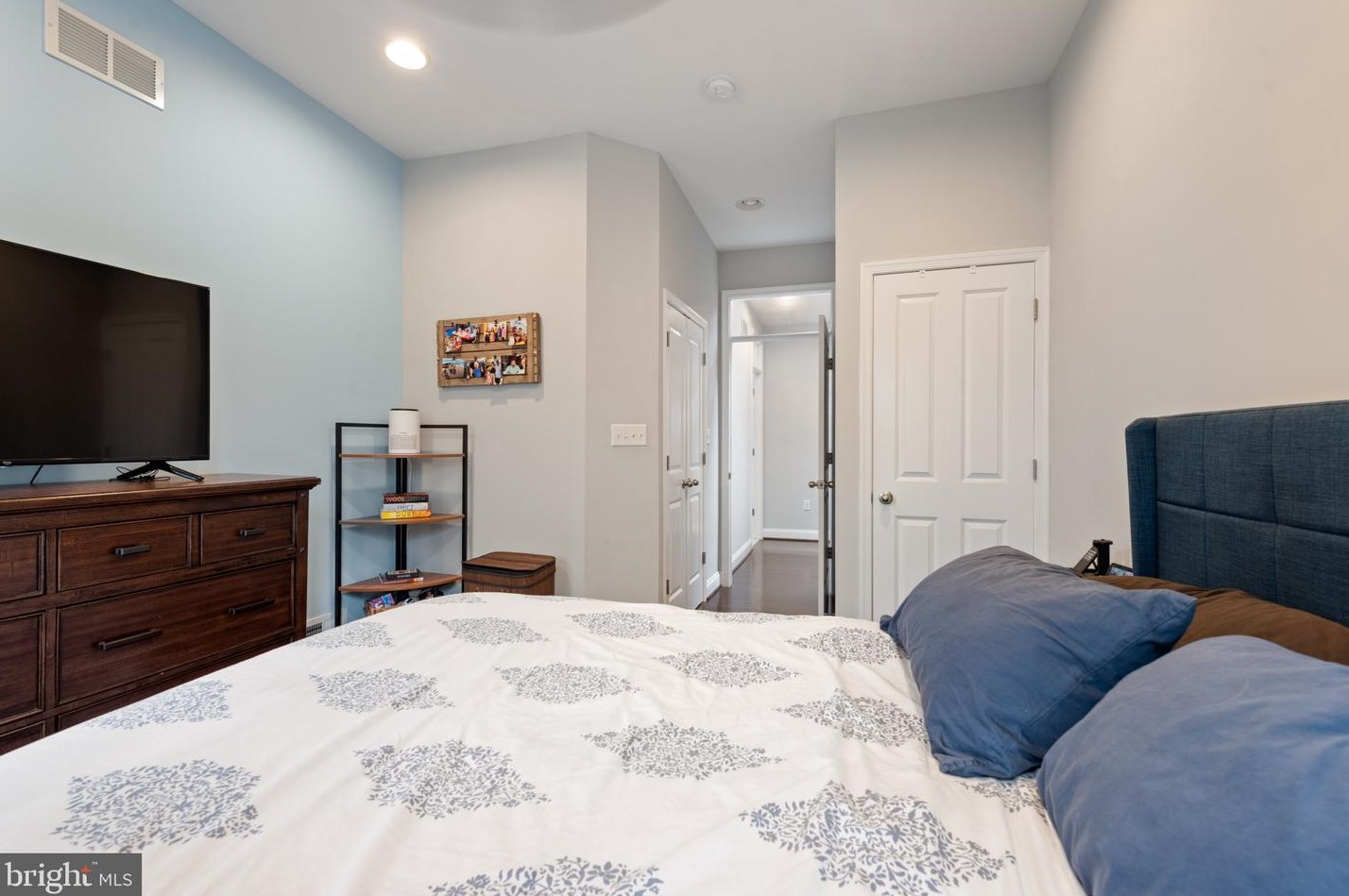 406 Robinson St, Baltimore MD 21224-4929 exterior