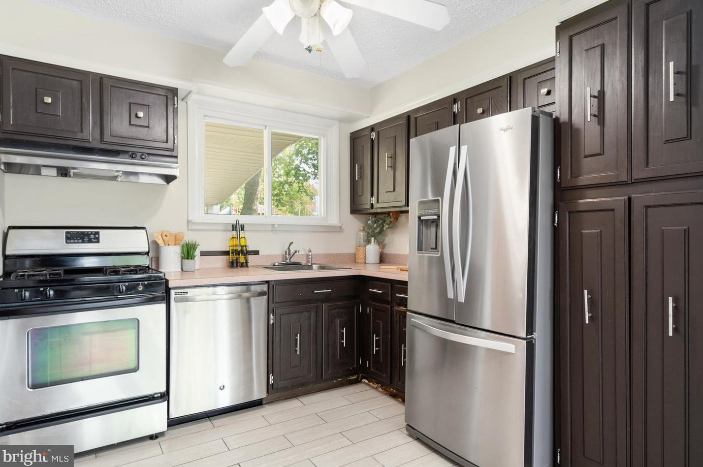 6819 Hamlet Ave, Baltimore MD  21234-7403 exterior