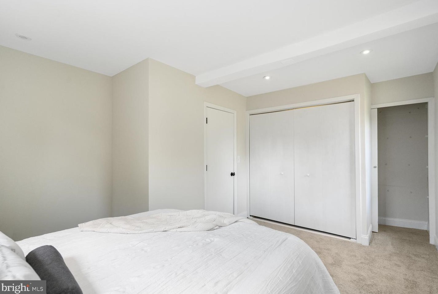6819 Hamlet Ave, Baltimore MD  21234-7403 exterior
