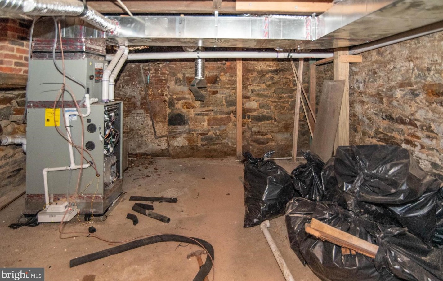 914 Tyson St, Baltimore MD  21201-4811 exterior