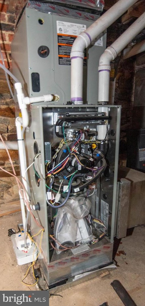 914 Tyson St, Baltimore MD  21201-4811 exterior