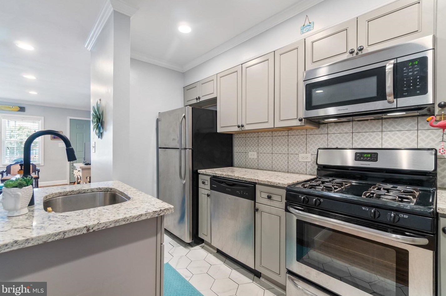 1413 Weldon Pl, Baltimore MD  21211-1545 exterior