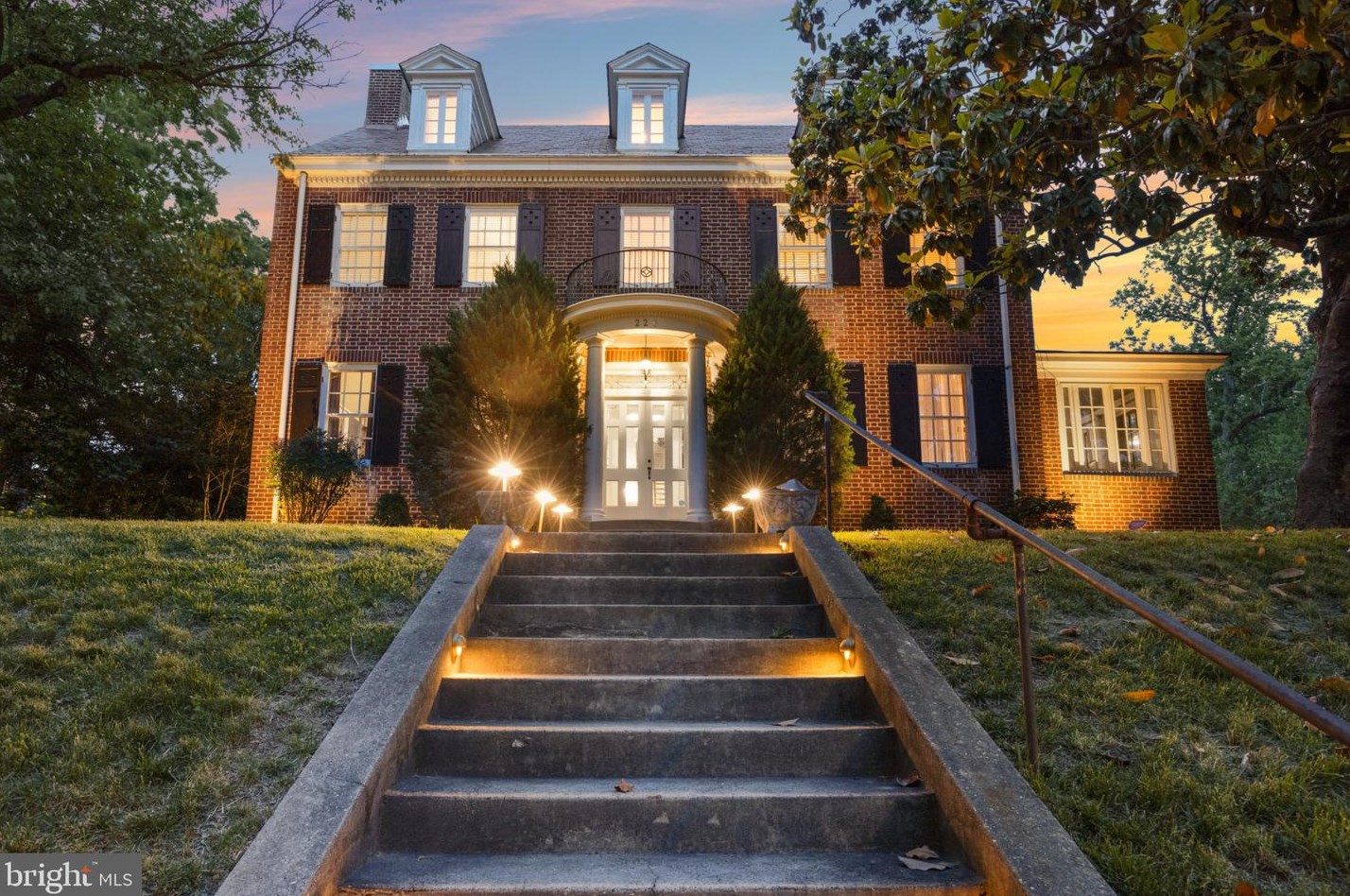 226 39th St, Baltimore MD  21218-1822 exterior