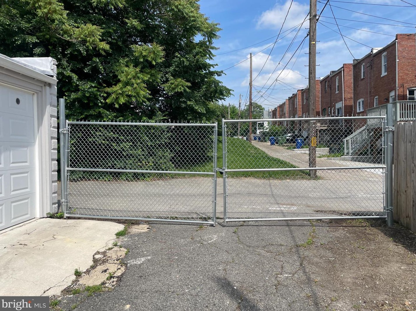 3925 Greenmount Ave, Baltimore MD  21218-4724 exterior