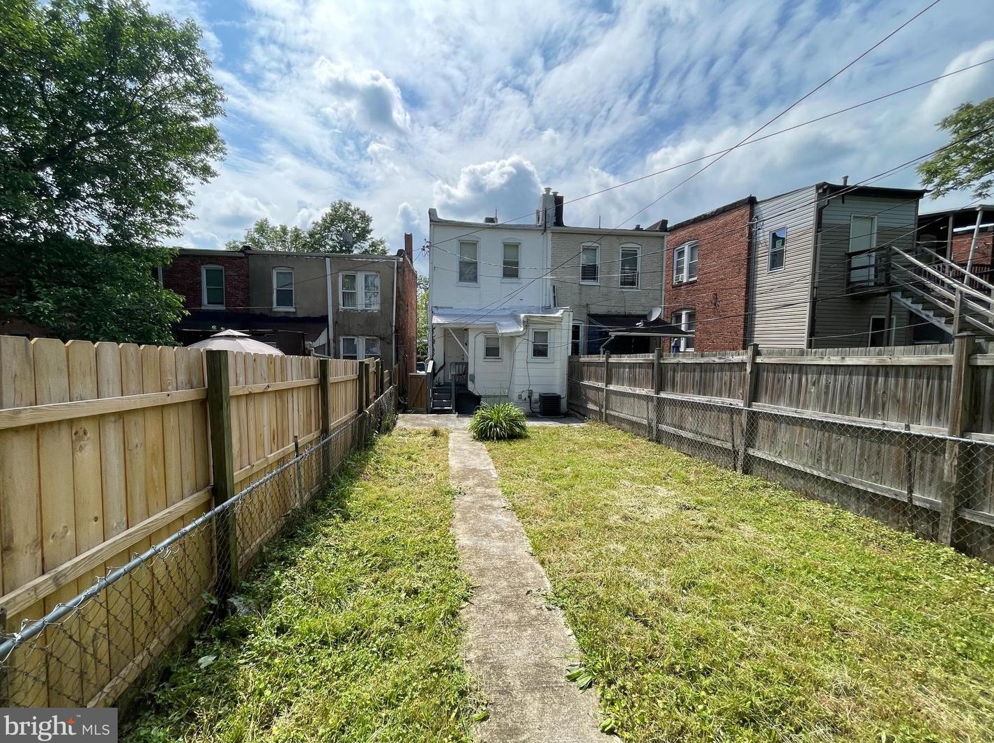 3925 Greenmount Ave, Baltimore MD  21218-4724 exterior