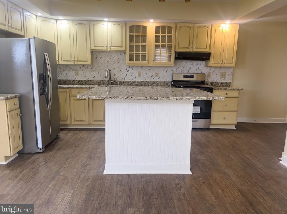 3312 Bayonne Ave, Baltimore MD 21206-2811 exterior