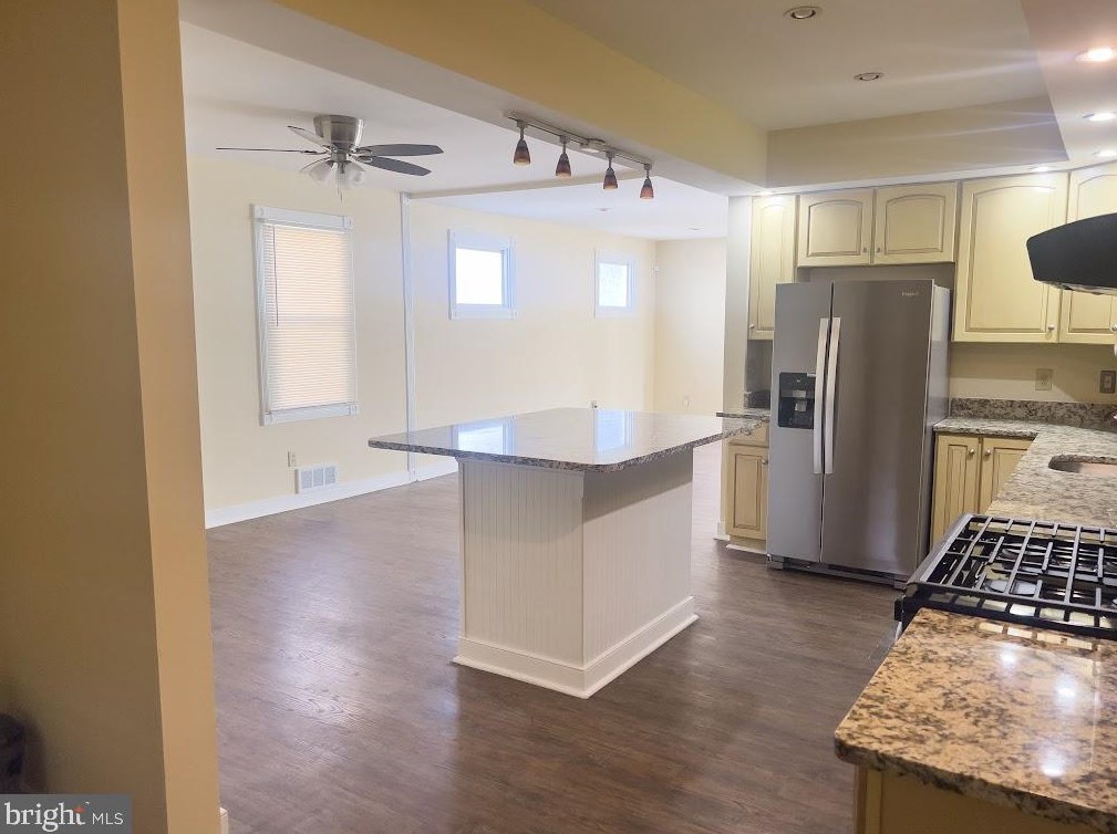 3312 Bayonne Ave, Baltimore MD 21206-2811 exterior