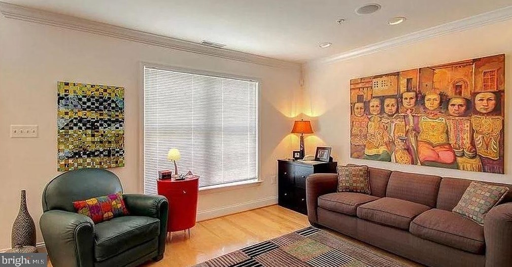 329 Poppleton St, Baltimore MD  21201-1220 exterior