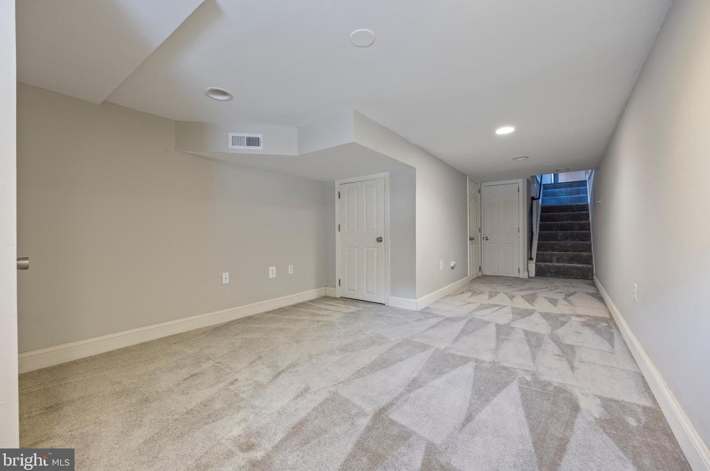 2816 Dillon St, Baltimore MD  21224-4831 exterior