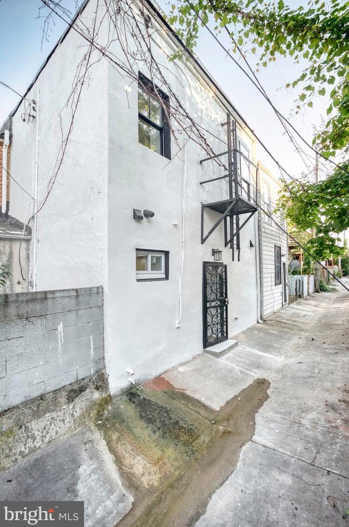 1222 James St, Baltimore MD 21230-1317 exterior