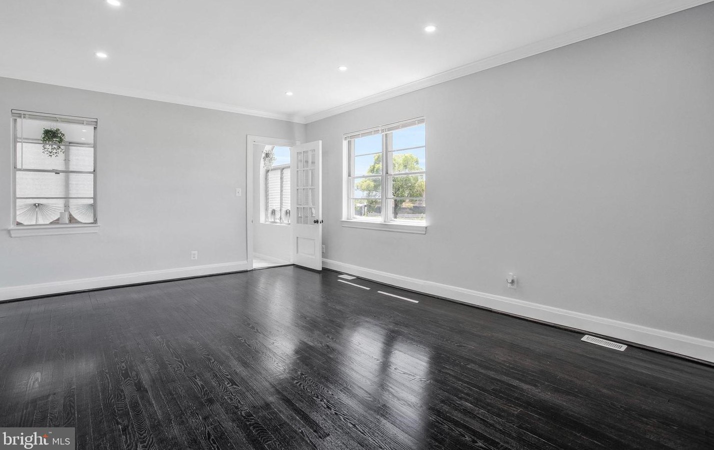 3104 Liberty Heights Ave, Baltimore MD 21215-7931 exterior