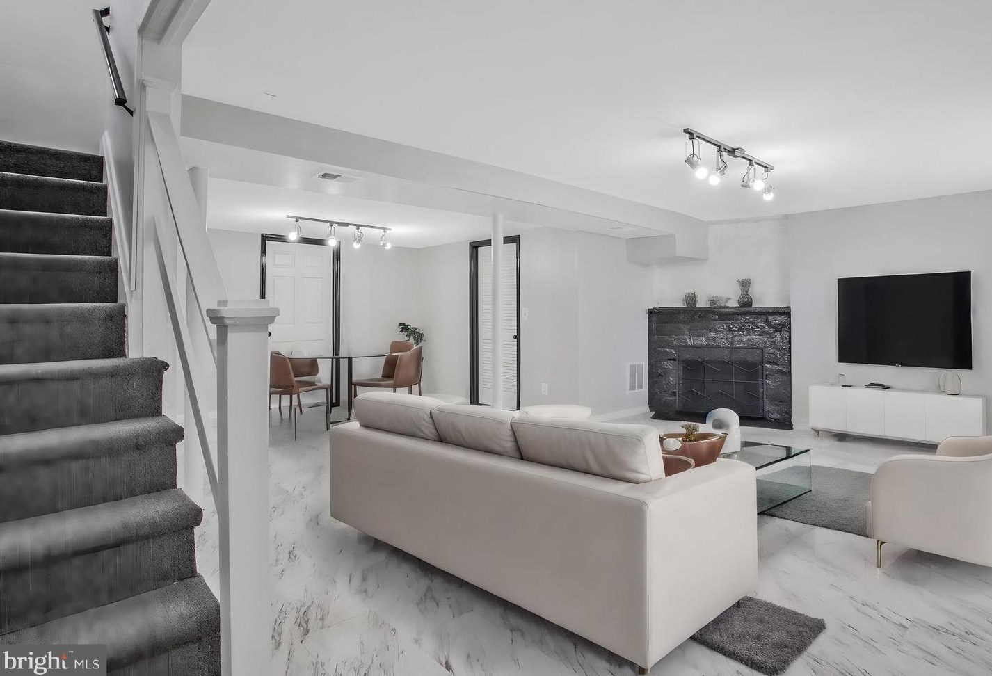 3104 Liberty Heights Ave, Baltimore MD 21215-7931 exterior