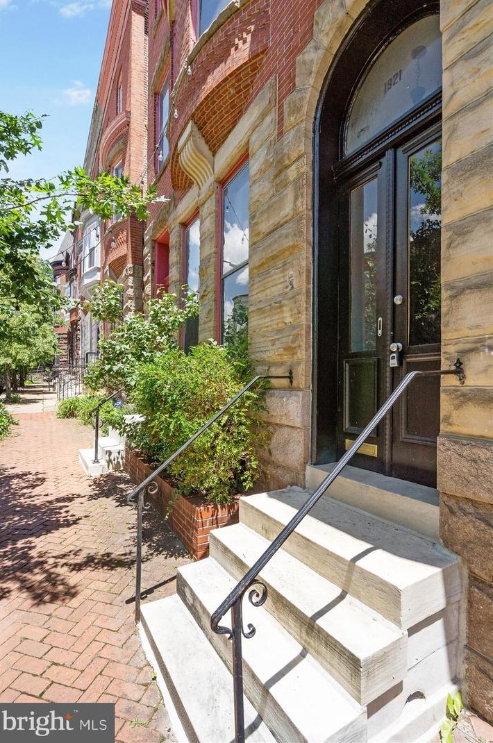 1921 Park Ave, Baltimore MD  21217-4830 exterior