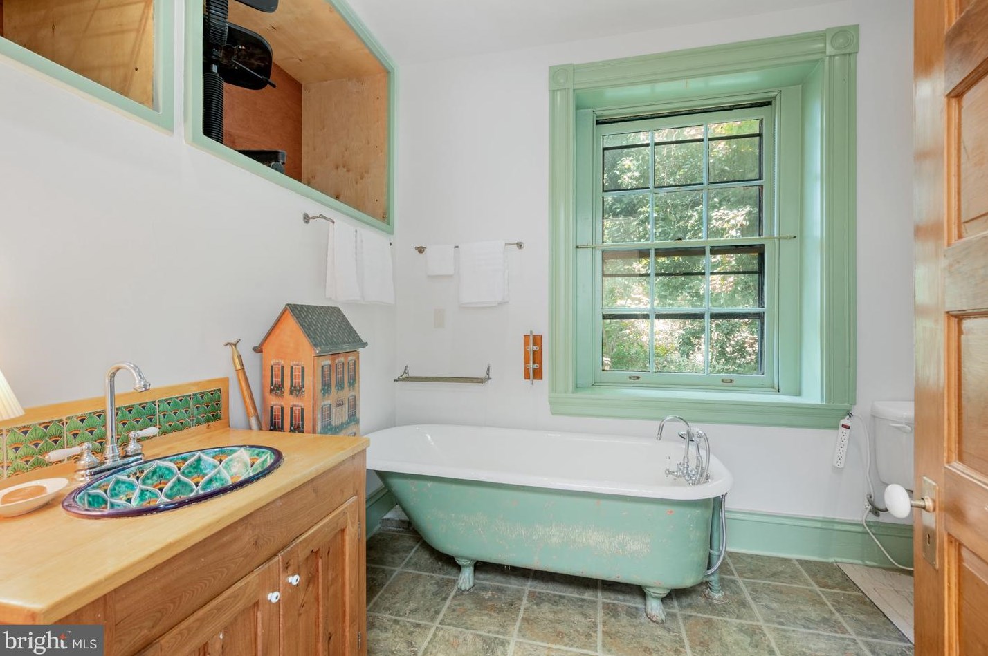 616 Reservoir St, Baltimore MD  21217-4823 exterior