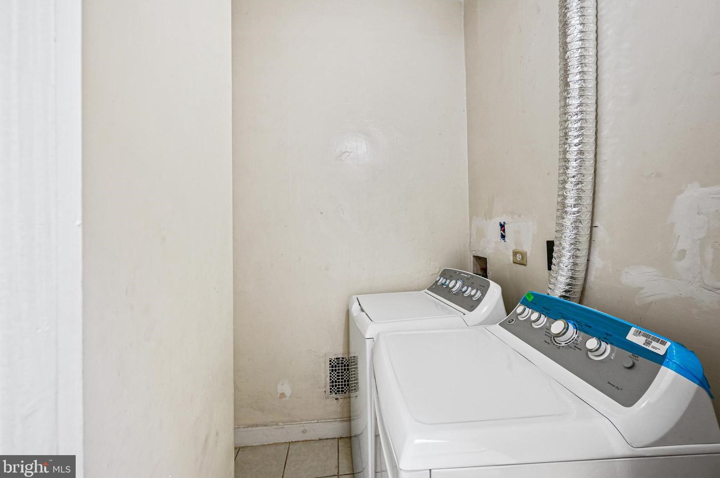 19 Kresson St, Baltimore MD  21224-1708 exterior