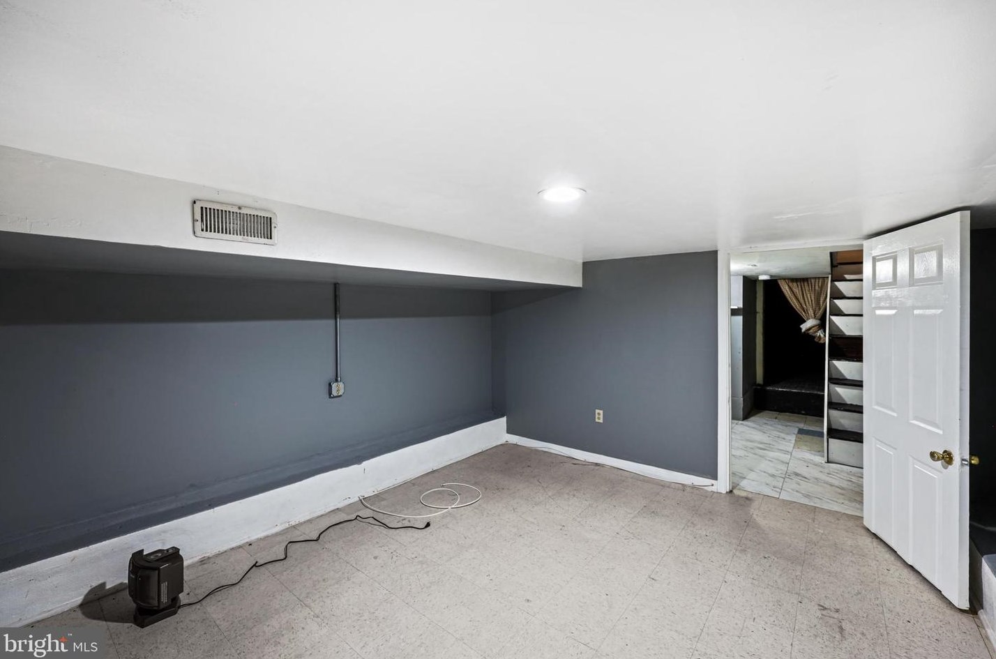 19 Kresson St, Baltimore MD  21224-1708 exterior