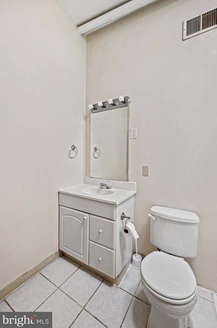 19 Kresson St, Baltimore MD  21224-1708 exterior