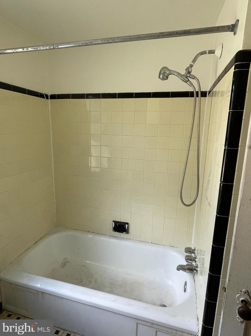 5014 Sunset Rd, Baltimore MD 21223-2743 exterior