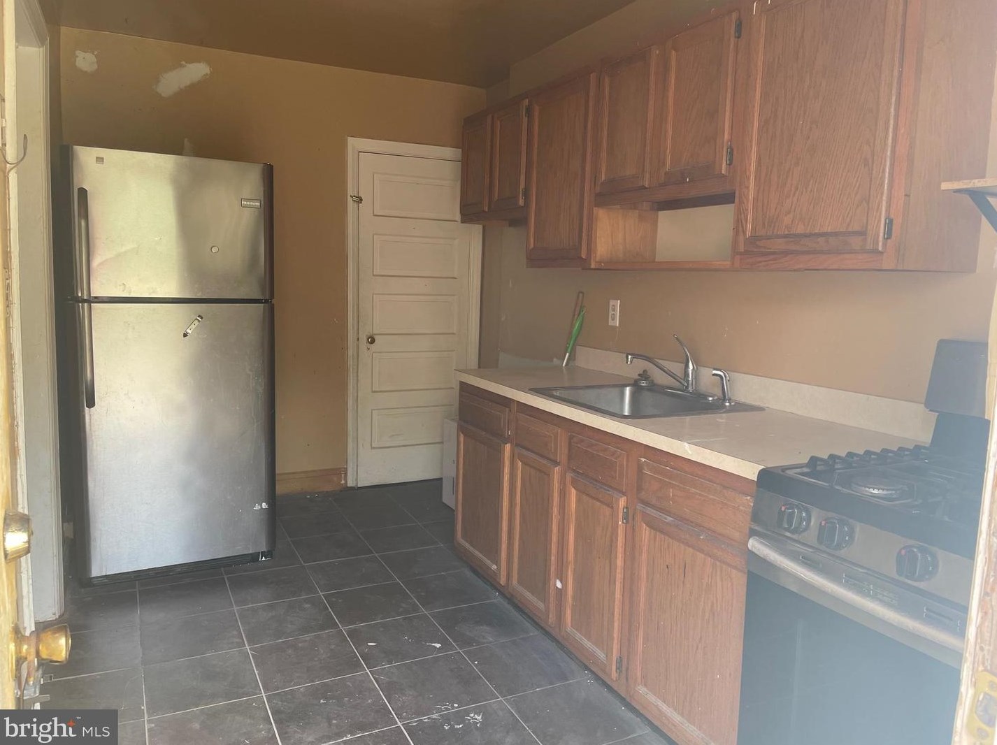 5014 Sunset Rd, Baltimore MD 21223-2743 exterior