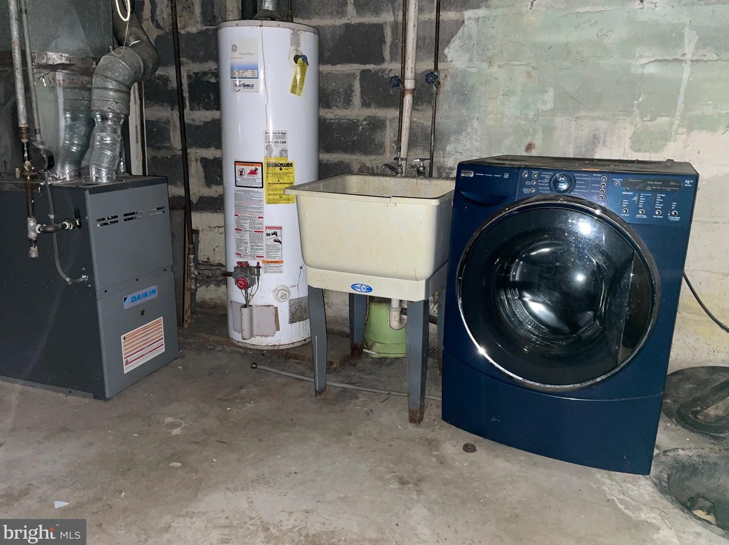 5014 Sunset Rd, Baltimore MD 21223-2743 exterior