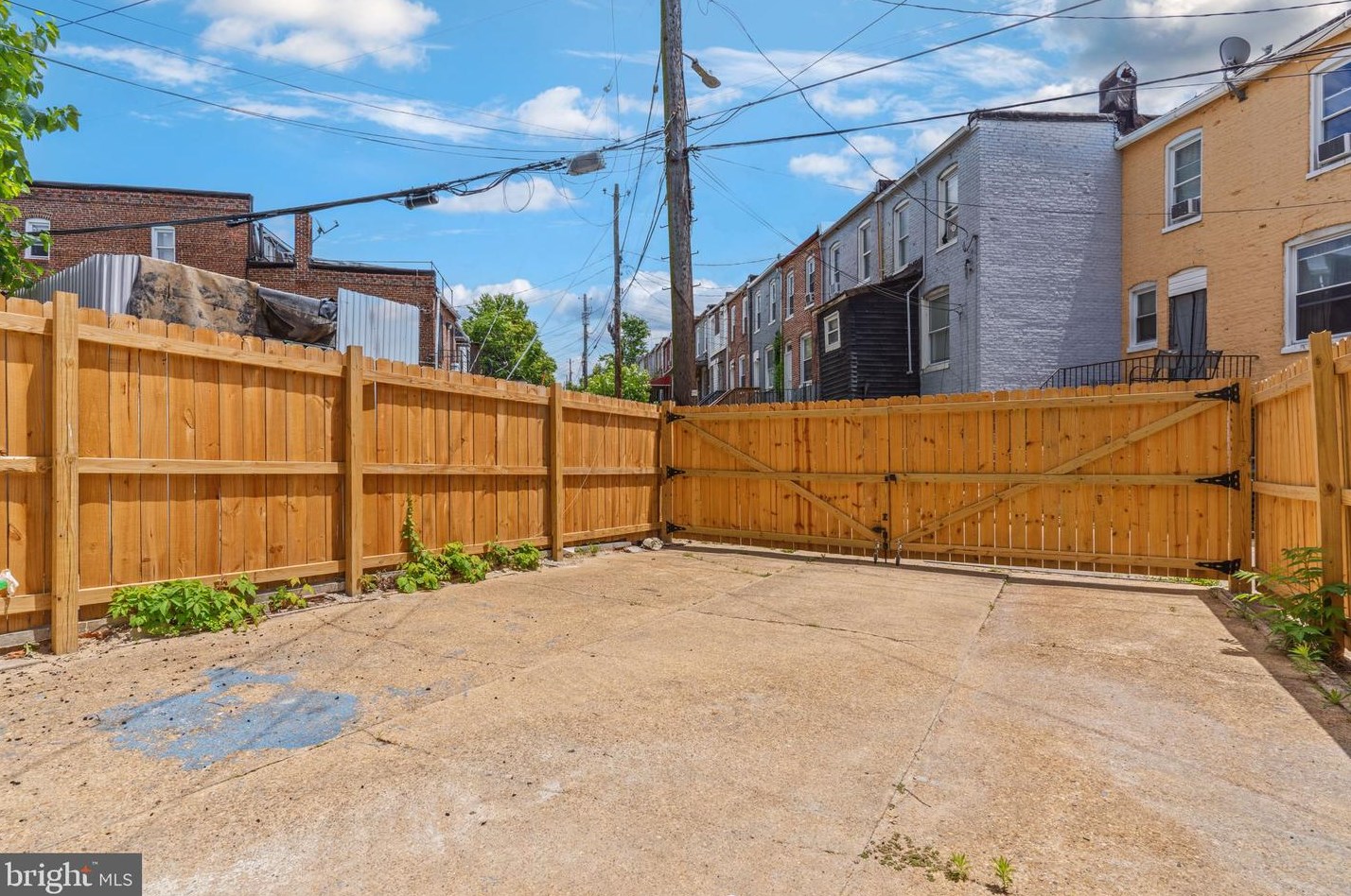 2013 Belair Rd, Baltimore MD  21213-1222 exterior