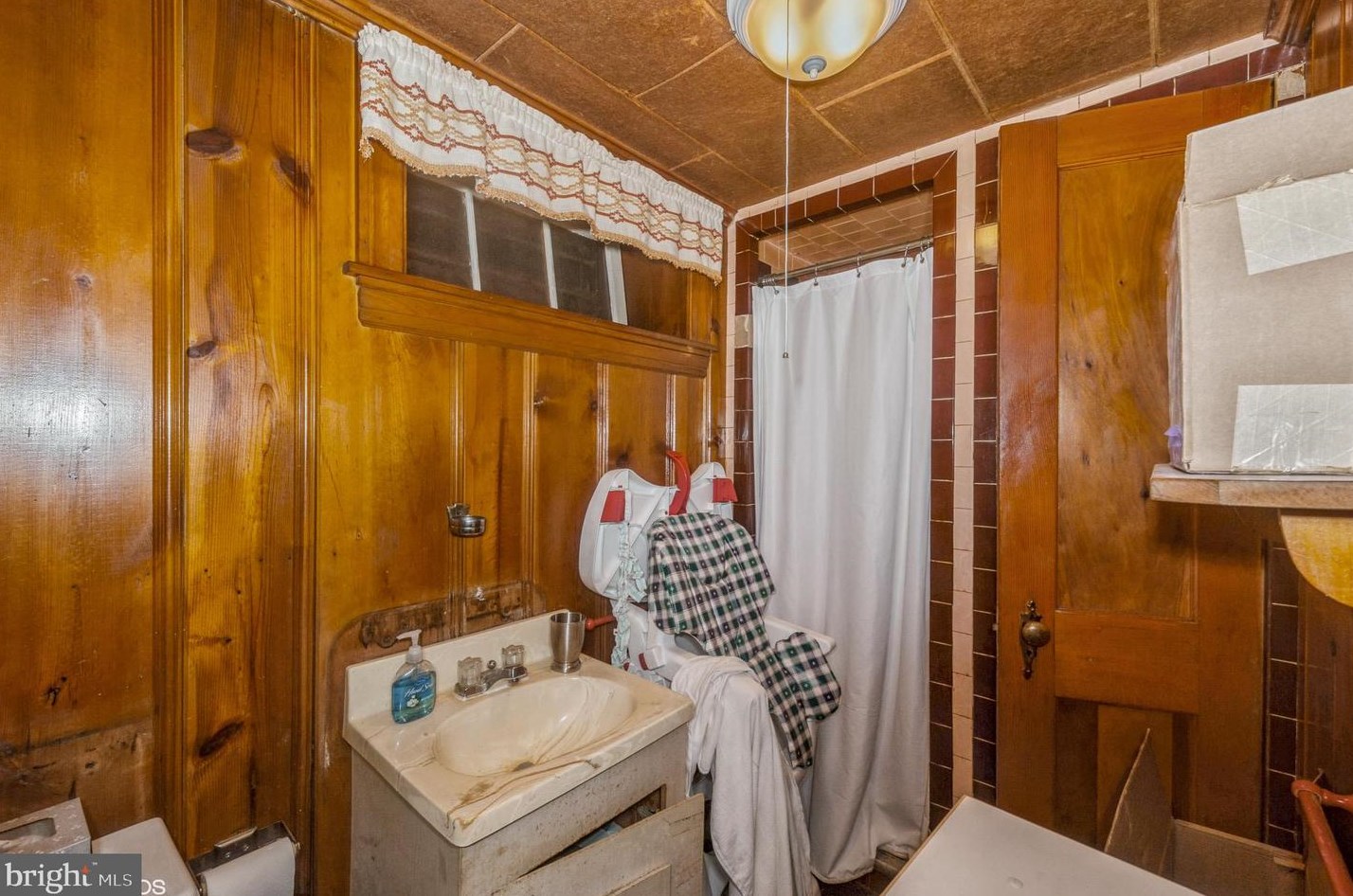 3821 Menlo Dr, Baltimore MD  21215-3431 exterior