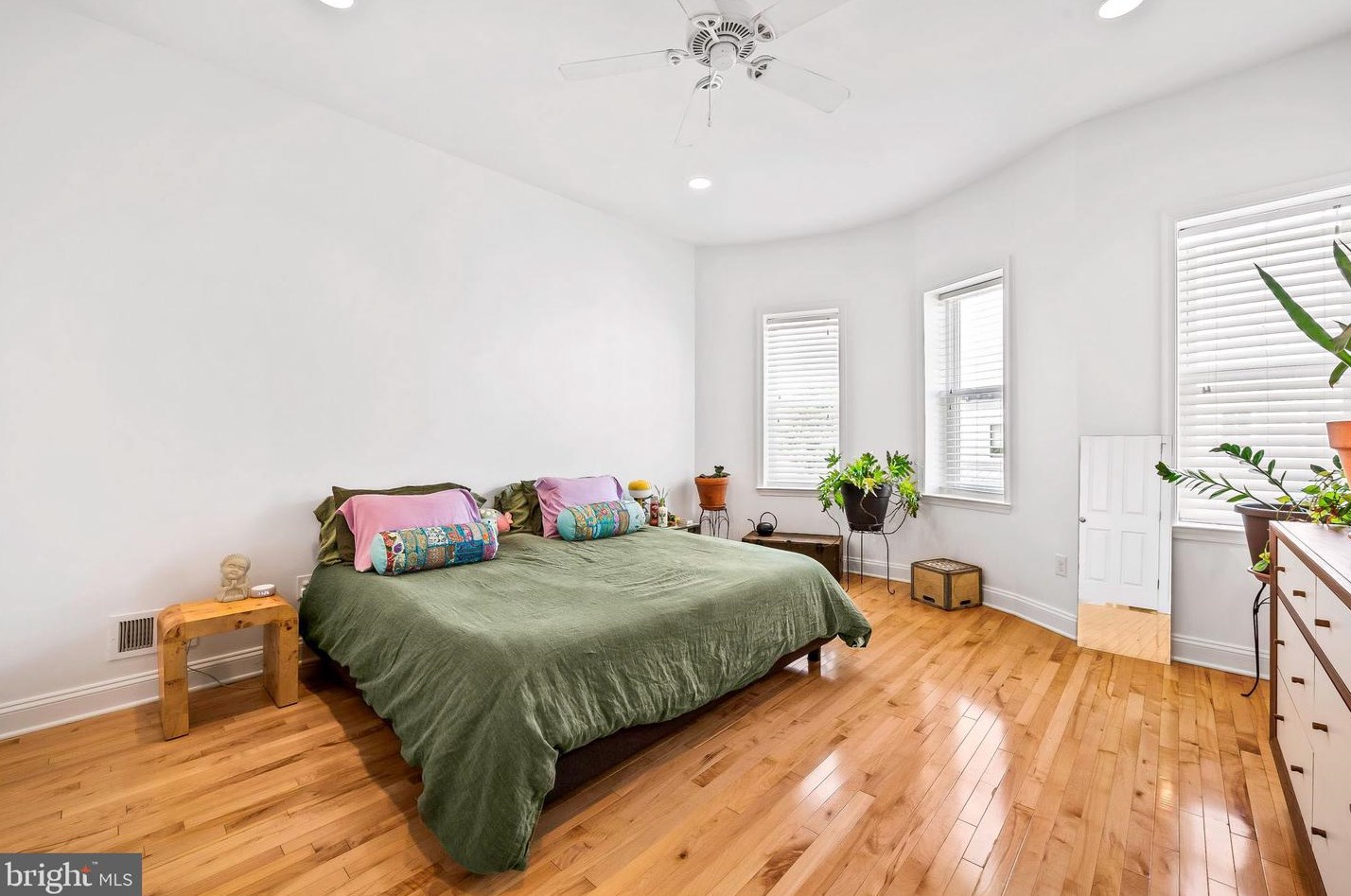 3501 Elm Ave, Baltimore MD  21211-2419 exterior