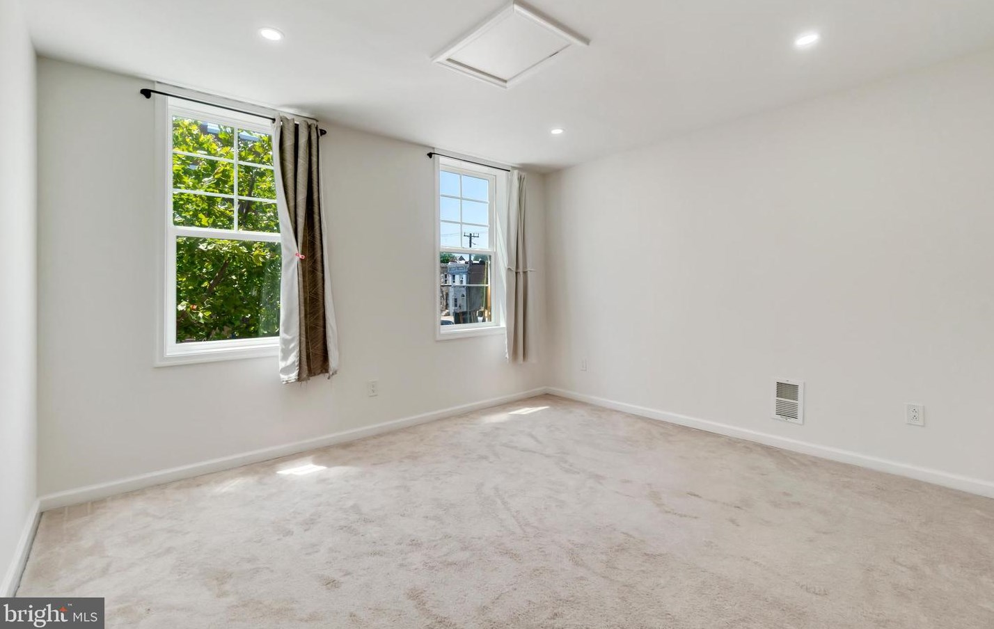 235 Lakewood Ave, Baltimore MD  21224-1111 exterior