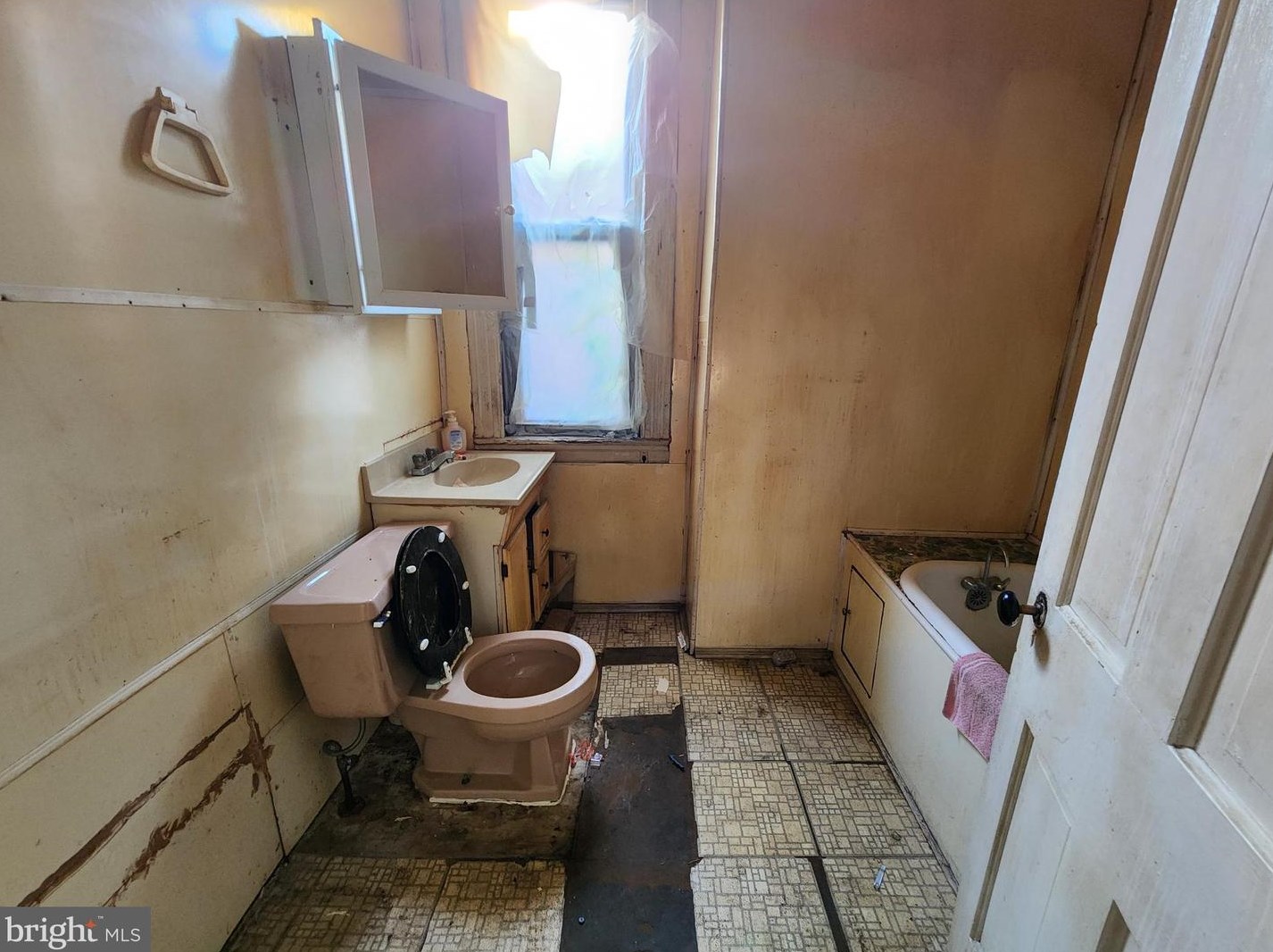 2504 Baltimore St, Baltimore MD  21223-1127 exterior